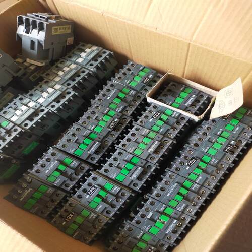 施耐德拆机的LC1E0601接触器20个，LC1N0(议价）