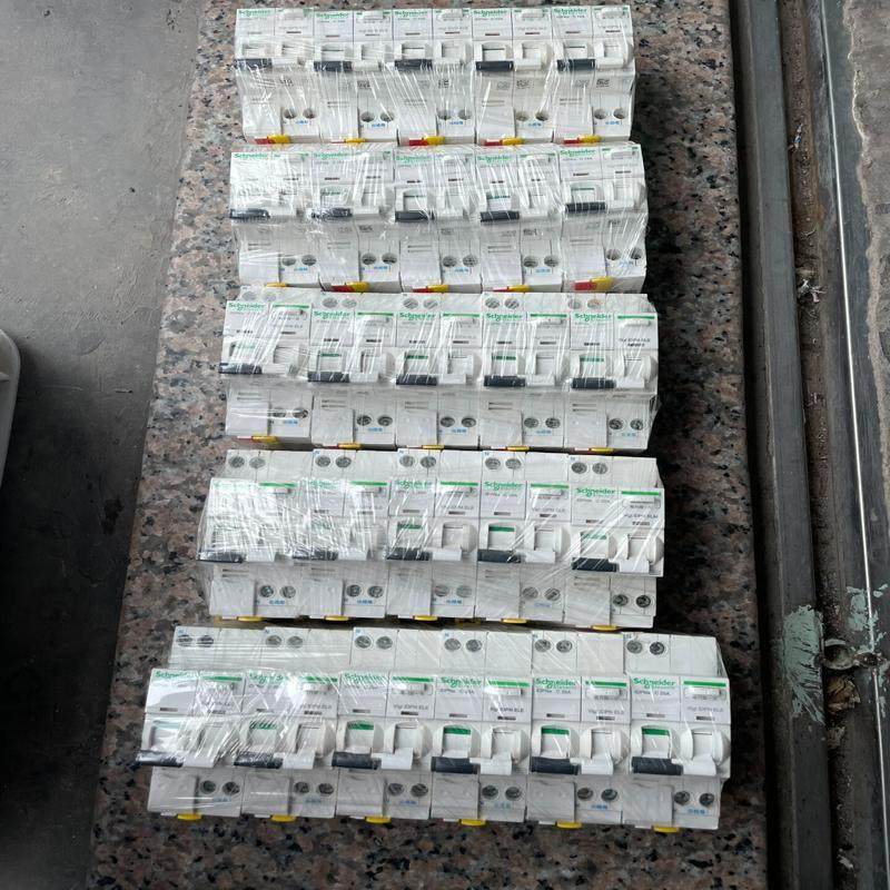 施耐德lDPNa 1P+NC40C32C25C20C(议价）