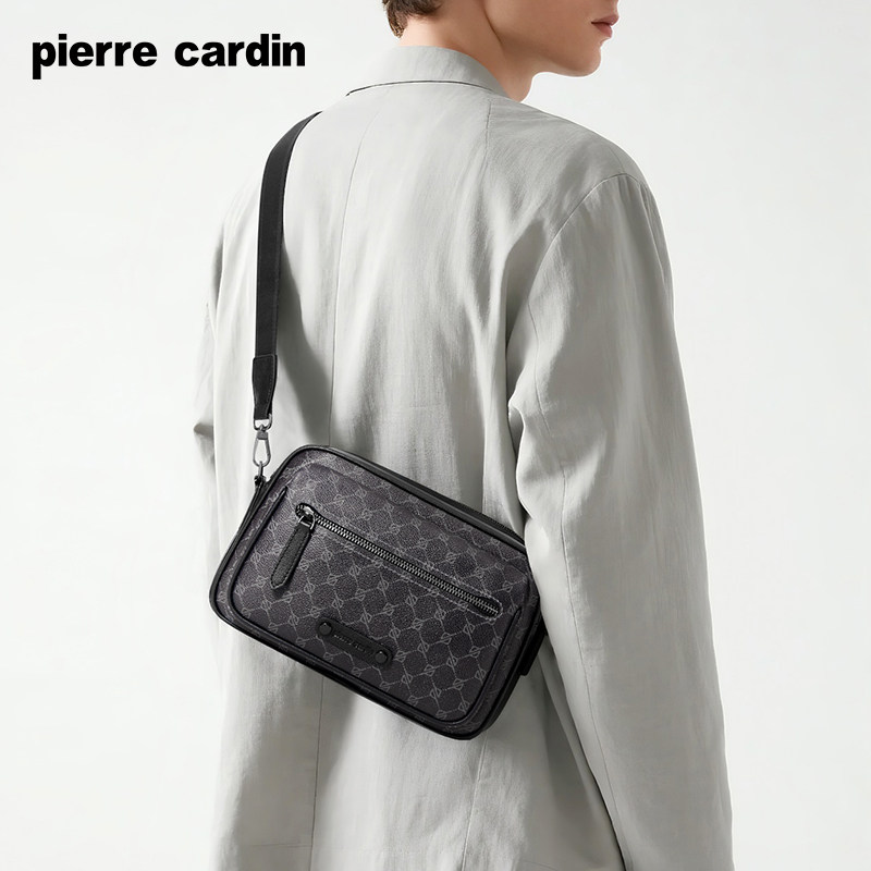 皮尔卡丹男士斜挎包单肩背包高端轻奢小型便携通勤实用大容量印花