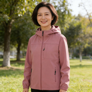 骆驼骑师小个子软壳冲锋衣中老年外套秋冬妈妈装薄绒夹克2026新款