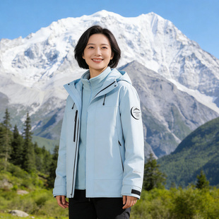 骆驼骑师妈妈装冲锋衣三合一中老年外套冬季2026新款春装衣服秋冬