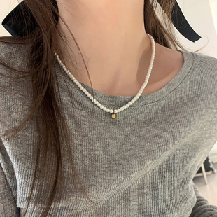新款法式高级感小珍珠项链小金球吊坠锁骨链轻奢简约气质百搭颈链
