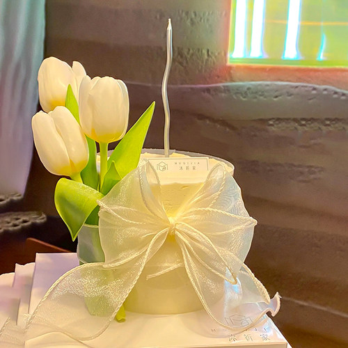 520女神节小清新郁金香蛋糕装饰