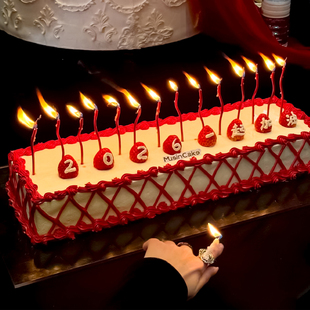 2026跨年新年除夕夜草莓蛋糕装饰公司聚会茶歇甜品红铅笔曲线蜡烛