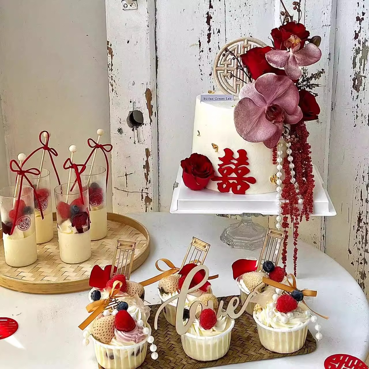 新中式红色婚礼蛋糕装饰