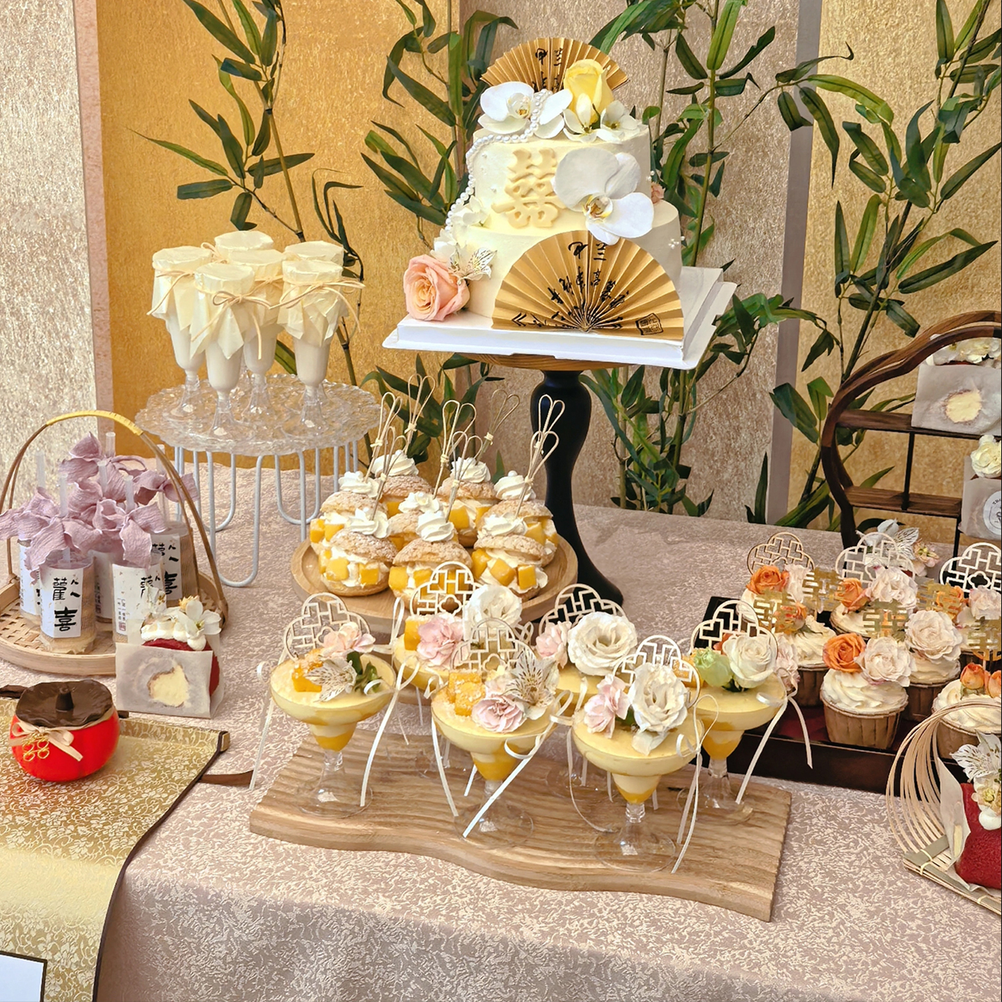 新中式金色婚礼甜品台