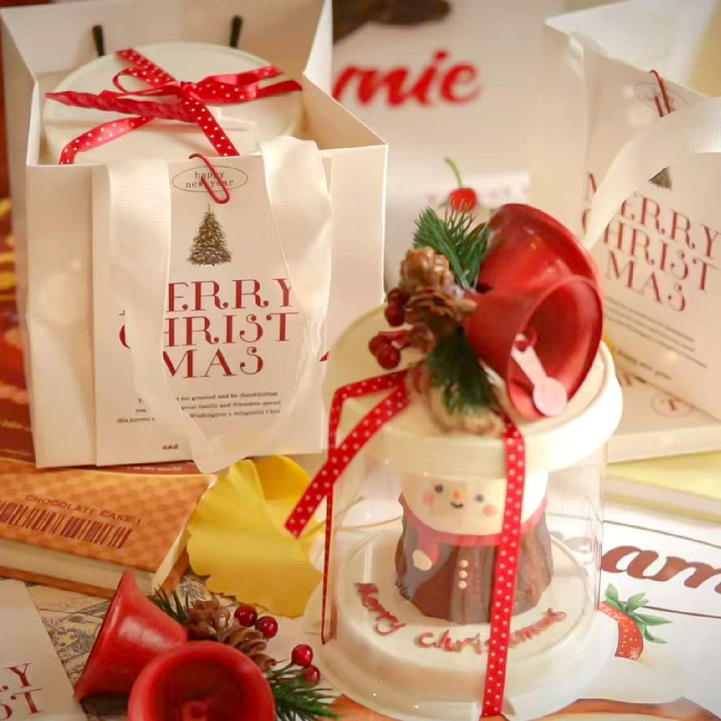 圣诞节可露丽雪人法式甜品蛋糕