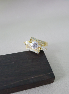 微镶锆石金色内径1.8CM女士