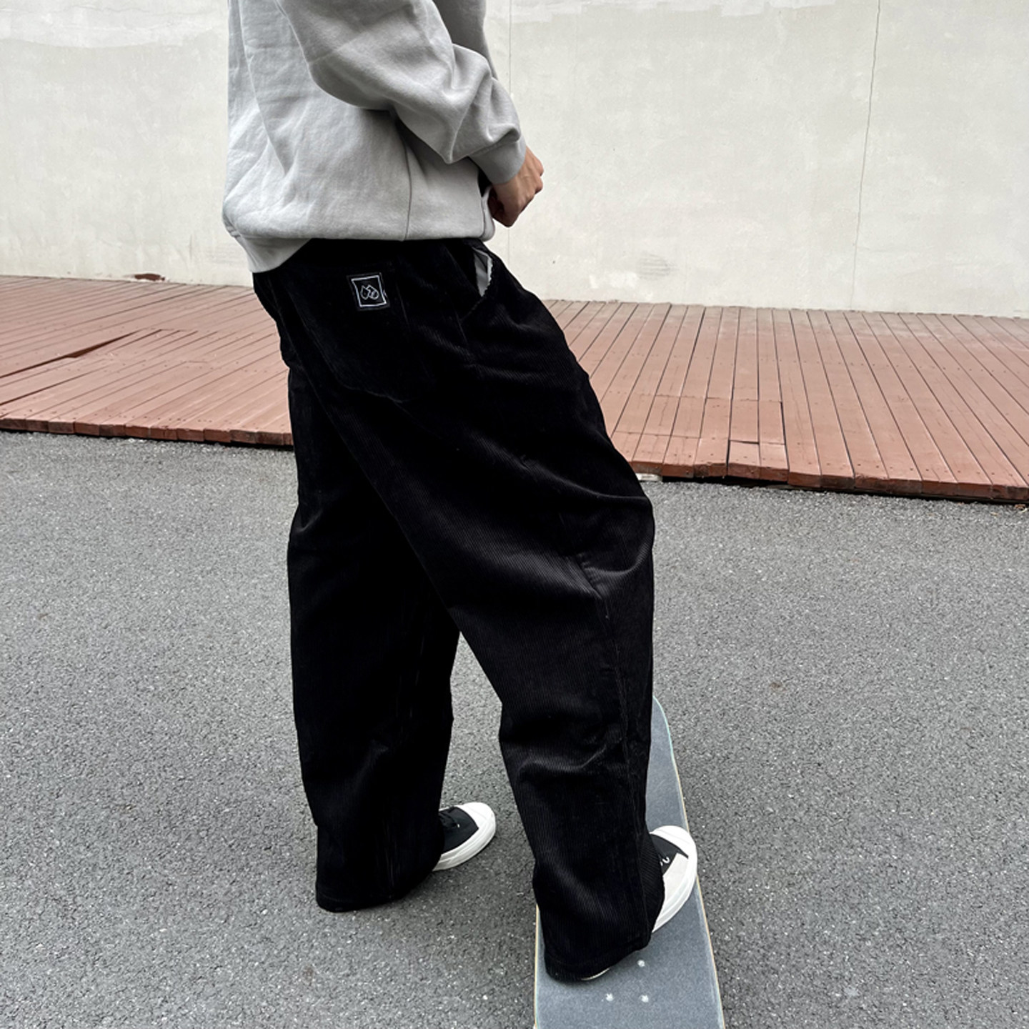 质感嘎嘎好 滑板灯芯绒长裤子 垂感阔腿 厚实 日系宽松 嘻哈街舞