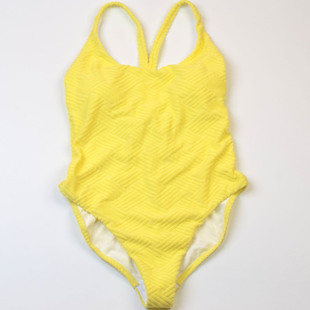 小众高端品牌LO**度假泡温泉显瘦纯色连体泳衣女时尚泳装带胸垫