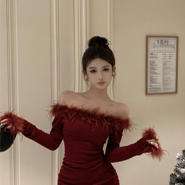 新年跨年战袍红色连衣裙女秋冬一字肩毛毛包臀小妈裙亮片礼服裙子