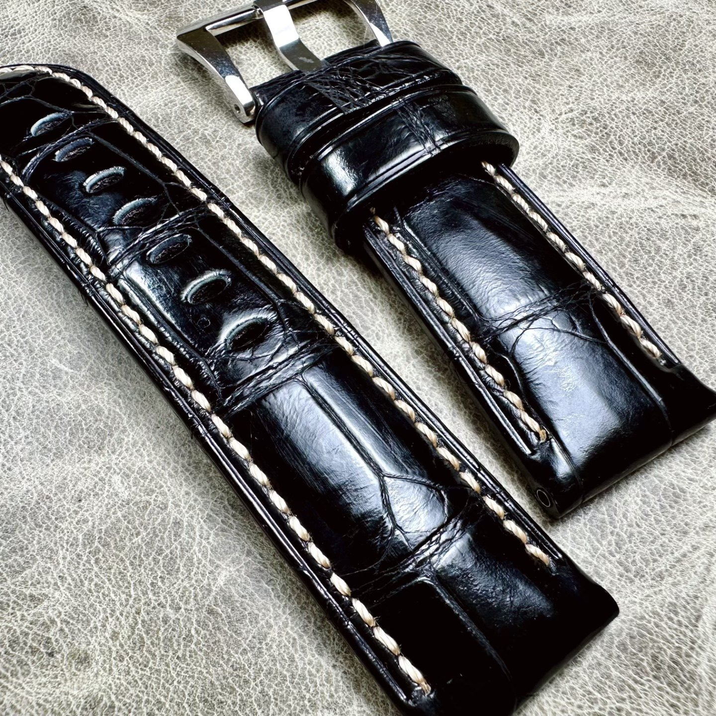 只有一条，一物一拍胖大海竹节纹黑色24毫米mm美洲鳄鱼真皮表带