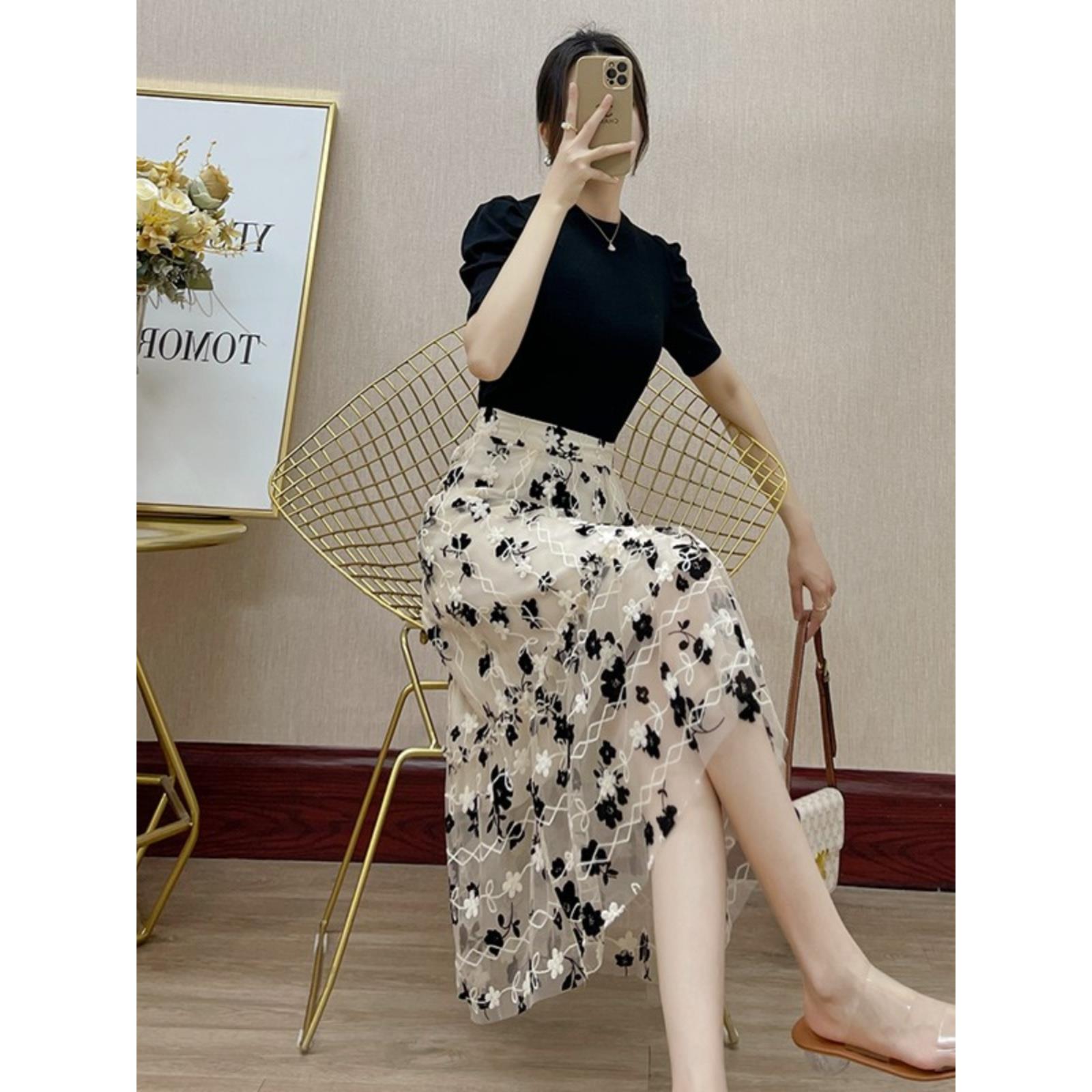 法国Roicc时尚女士上衣，高端圆领碎花风格两件套半长套装