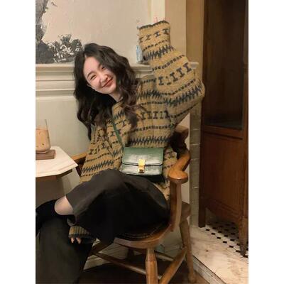 IT UNDER GARDEN 圆领套头菱形毛衣女秋冬款宽松针织衫内搭慵懒风