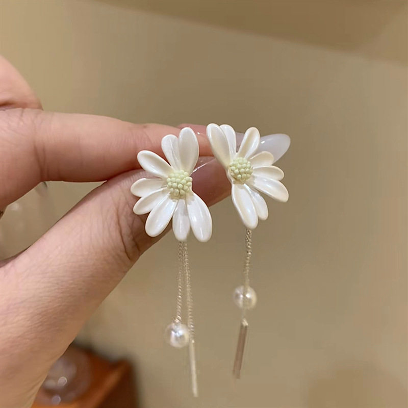奥特莱斯专柜撤柜限时折扣清仓抢购925银针对称半雏菊花流苏耳环