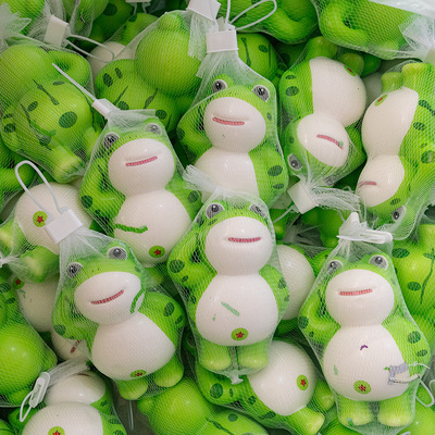 敬礼青蛙慢回弹减压玩具捏捏乐小挂件解压玩具创意pu玩偶公仔