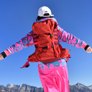 卓尼维斯户外自制专业徒步背包背负系统大容量登山双肩包30L男女