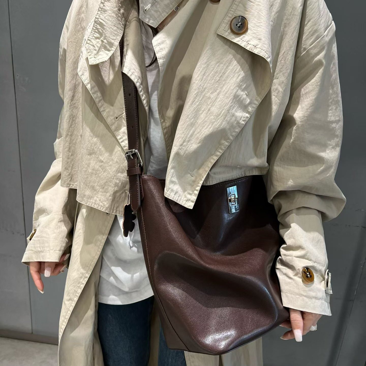 MJ女包新款小众简约慵懒风水桶包单肩斜挎托特包头层牛皮通勤包潮