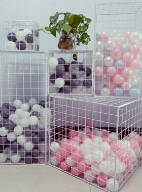 橱窗网红海洋球铁艺拍摄房间装饰