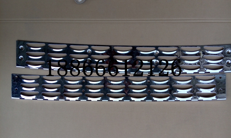 适配重汽豪沃A7保险杠防滑板howo a7杠踏板原厂配件不锈钢防滑板