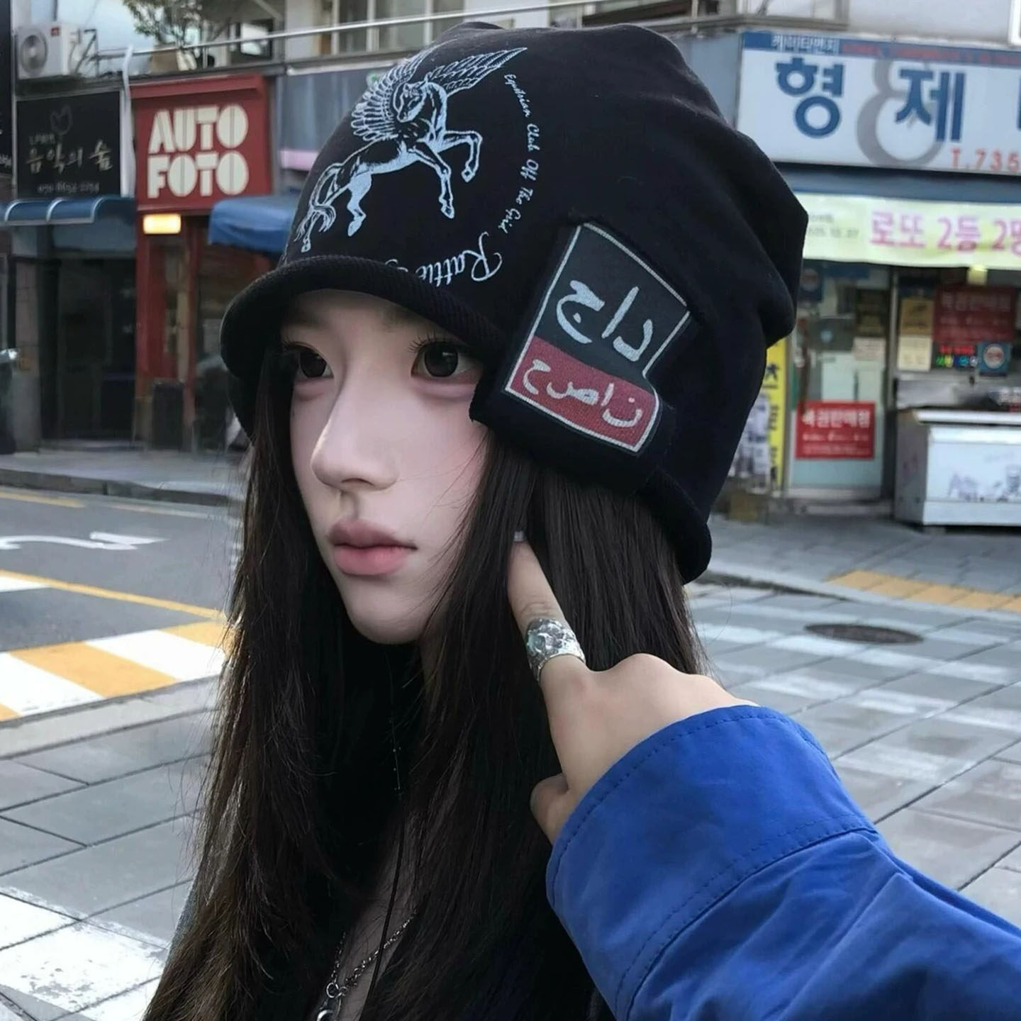 冬季女款黑飞马保暖堆堆帽