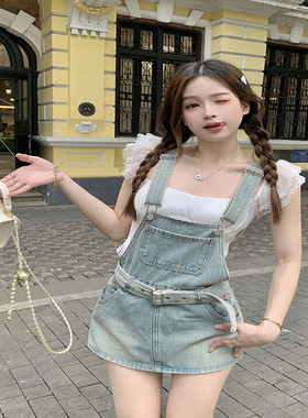 甜辣风背带牛仔连衣裙女夏季新款高腰显瘦减龄浅蓝色A字包臀短裙