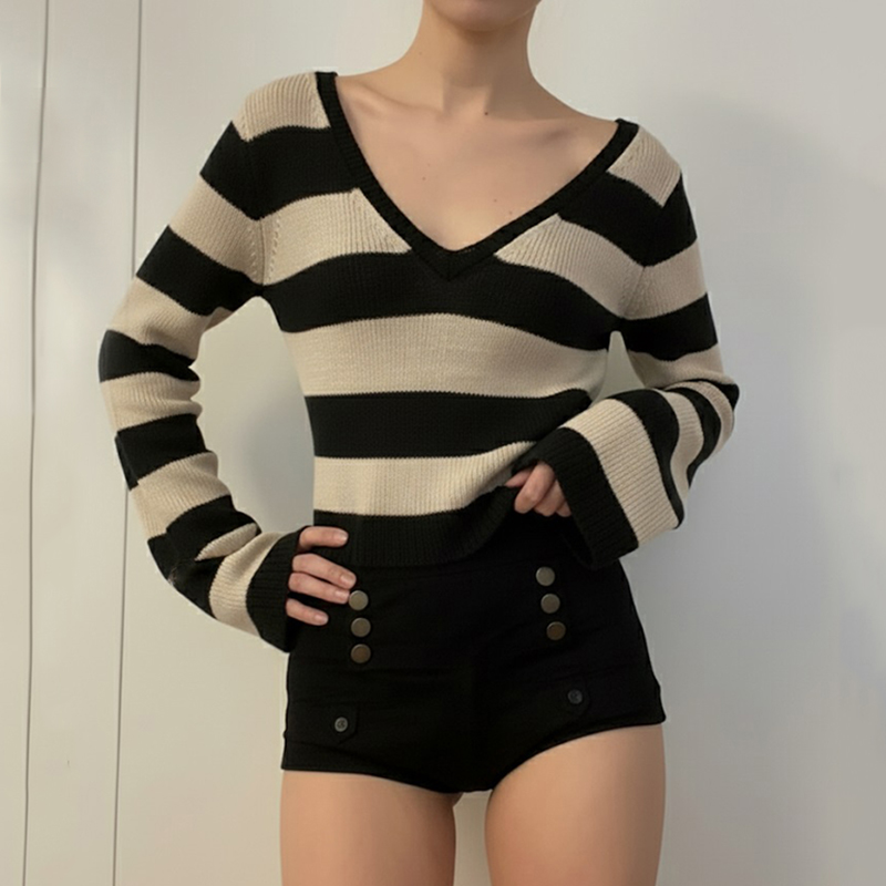 复古辣妹撞色条纹V领毛织上衣