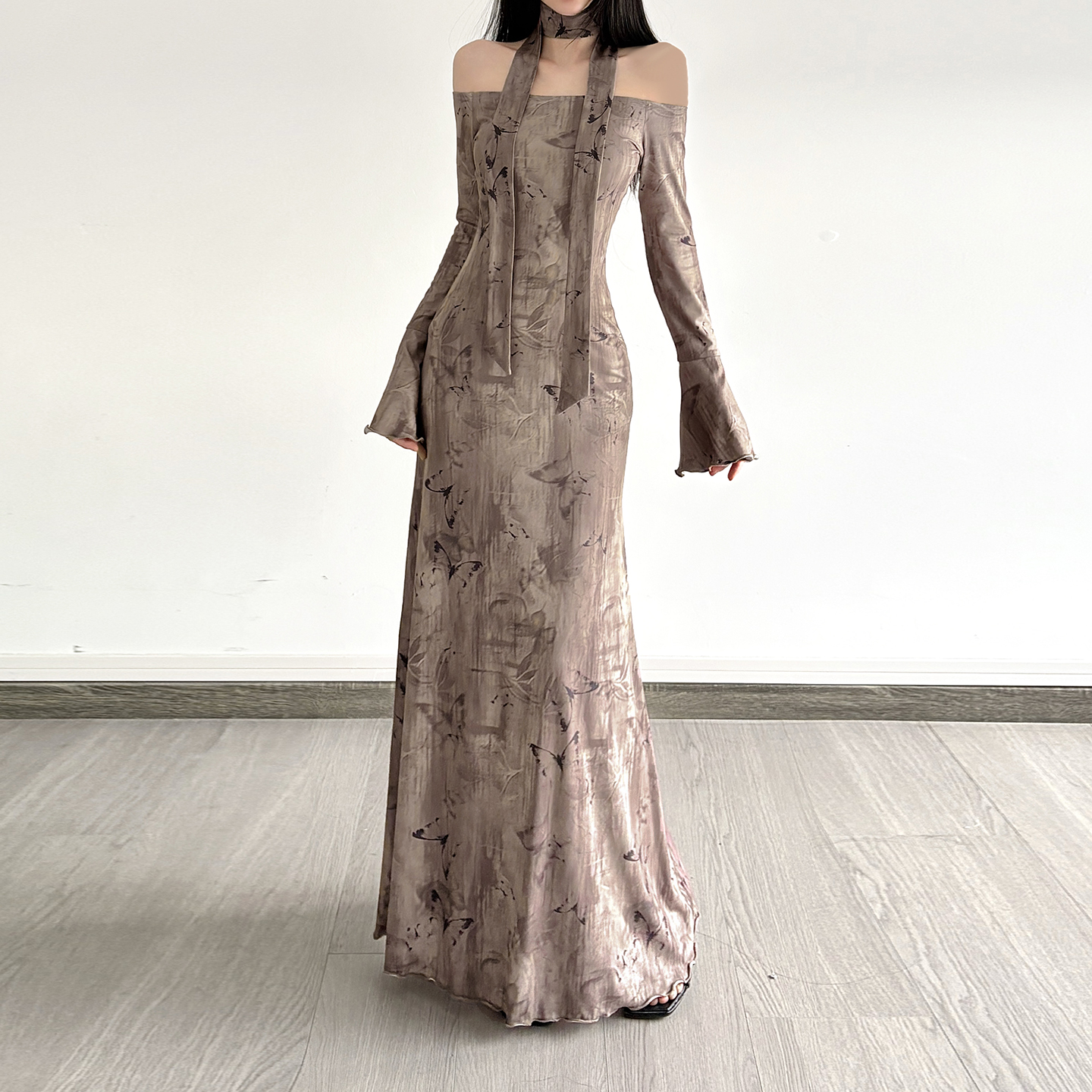 复古枯叶蝶印花一字肩围脖连衣裙