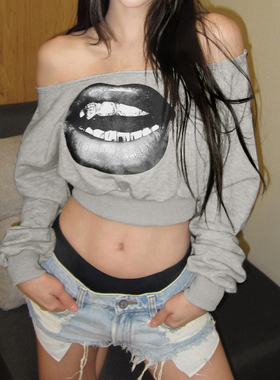 HEYOUNGIRL辣妹红唇印花一字肩长袖卫衣街头百搭宽松灰色短上衣女