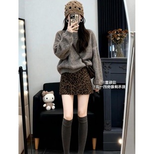 韩系2025超火冬装 一整套复古软糯套头毛衣深冬穿搭半裙小香风套装