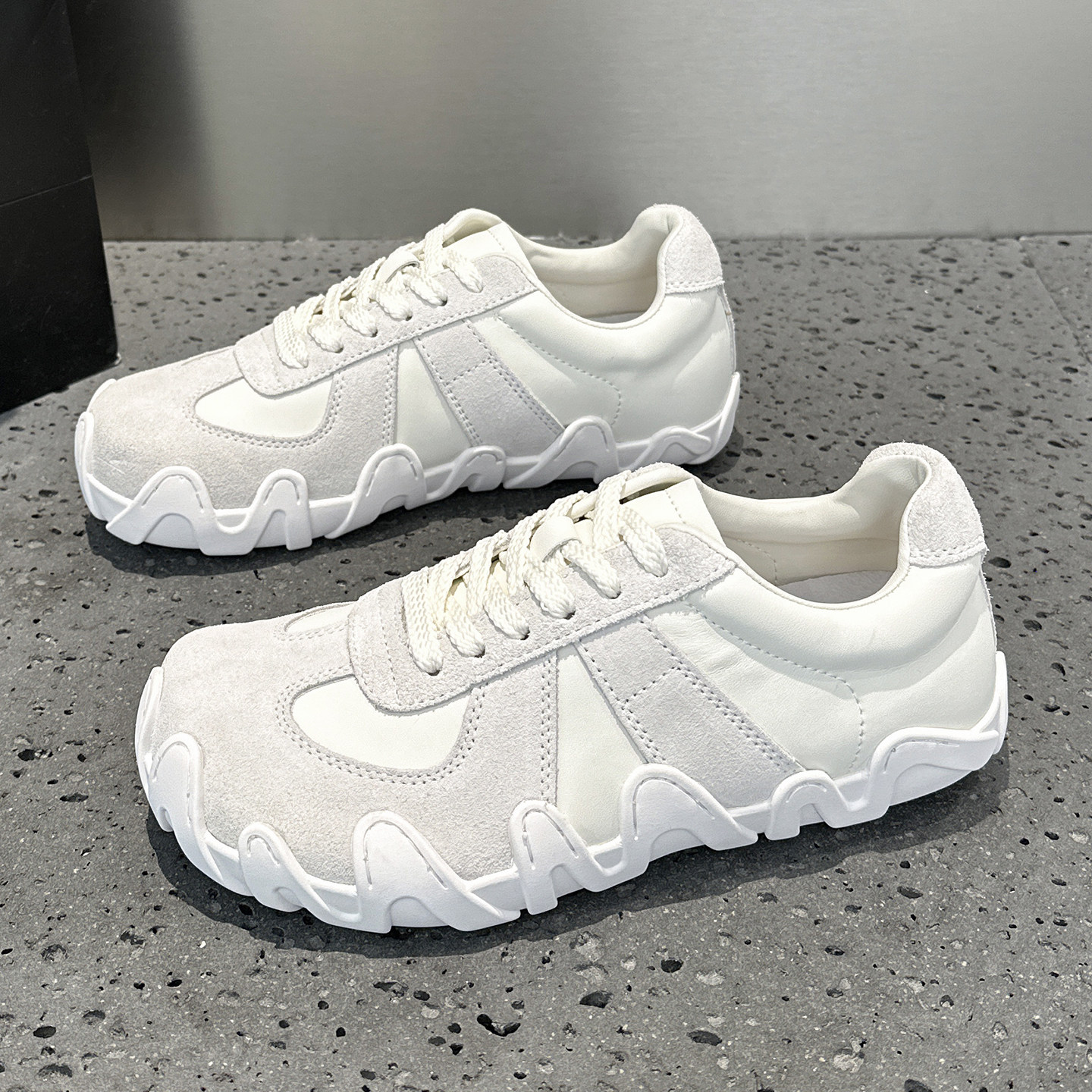 超火软底不累脚德训鞋女2026春季新款平底阿甘鞋圆头运动休闲板鞋