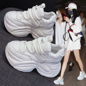 欧洲站内增高小白鞋女2024秋季新款厚底松糕小个子运动休闲老爹鞋