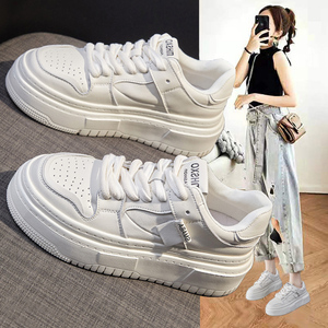 超火爆款小白鞋女2026春季新款百搭厚底松糕板鞋软底休闲运动单鞋