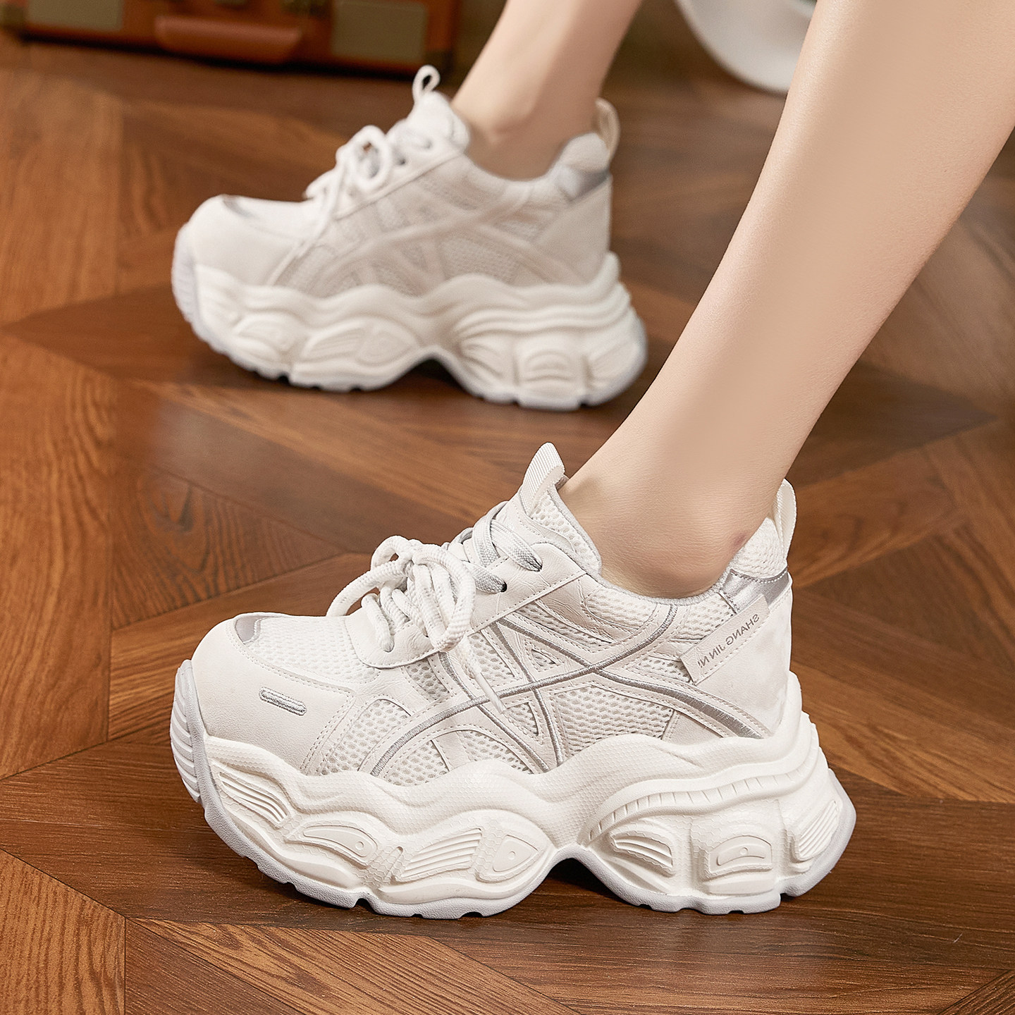 内增高透气老爹鞋女2026春季新款今年流行爆款厚底巨好看休闲鞋子