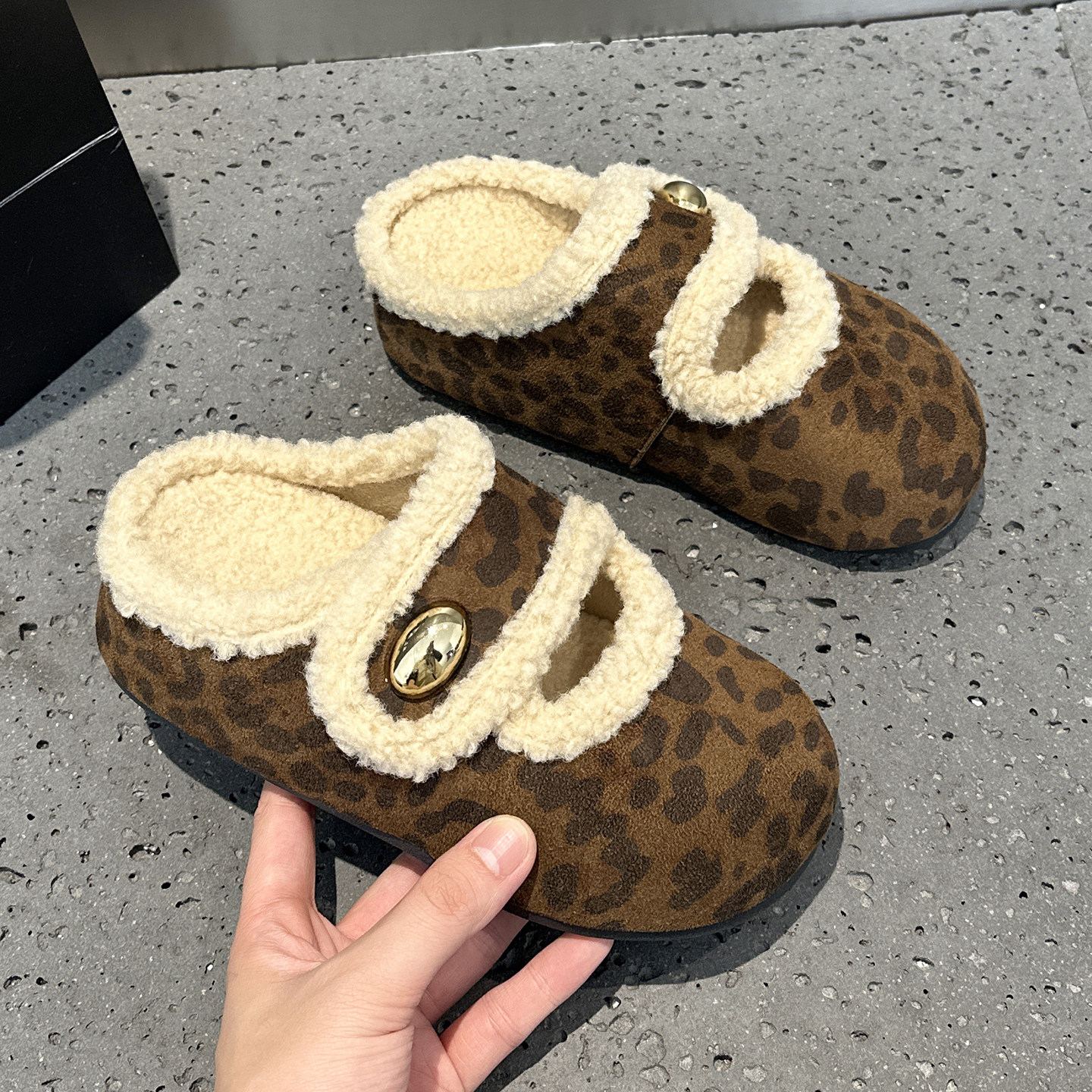 冬季加绒包头半拖鞋女外穿2025新款时尚豹纹软底玛丽珍懒人勃肯鞋