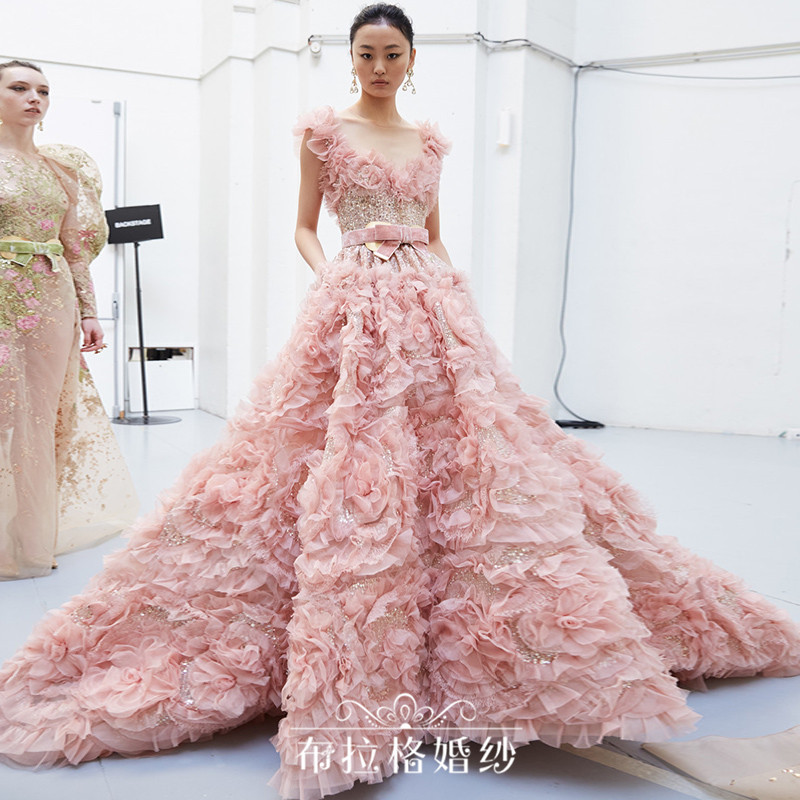 裸粉色时尚风花朵收腰显瘦晚礼服