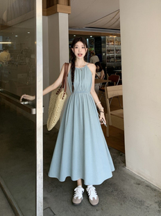 度假风法式初恋挂脖吊带裙女夏新款收腰遮跨显瘦绝美气质连衣长裙