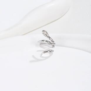 蛇形白贝壳左耳耳骨夹条纹抹黑耳夹无洞高级感耳饰小众个性耳环女