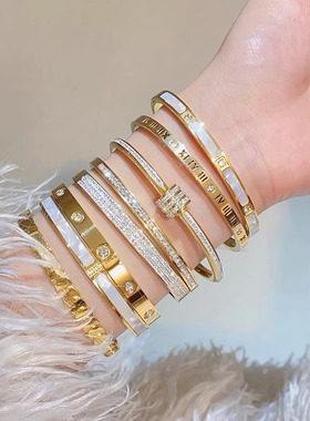 金色钛钢手镯女款高级感锆石情侣手镯子轻奢素圈手链环手饰品新款