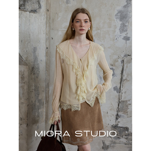 Miorastudio法式复古杏黄色拼接蕾丝荷叶边衬衫气质优雅微透上衣