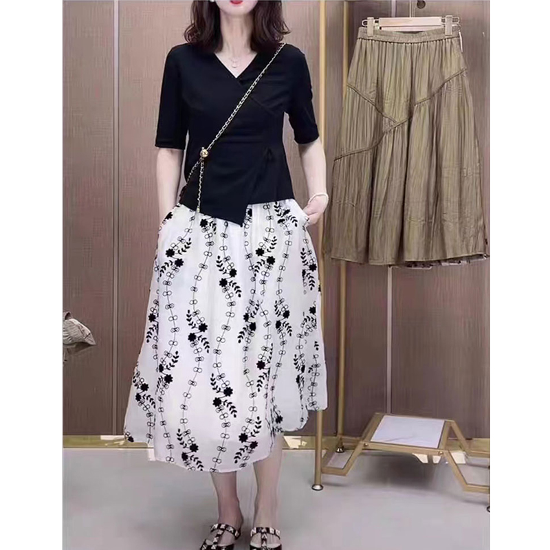 两件套装女不规则T恤碎花半身裙