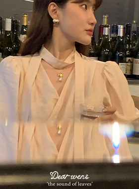 Dear wednesday.2025新款飘带小衫泡泡袖V领小众设计感短袖衬衫女