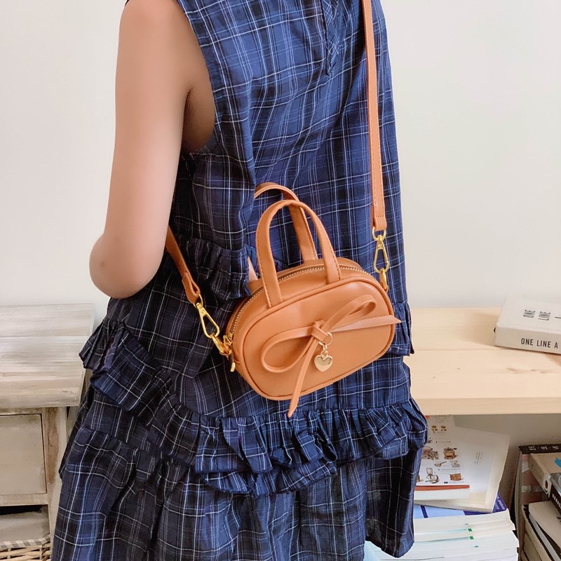2025新款儿童PU材质耐磨韩版洋气小挎包小众女高颜值时尚斜挎包潮