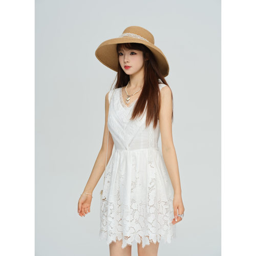 重生夏季少女感蕾丝连衣裙收腰