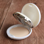 雅邦轻薄透亮熊果苷美肌粉饼 控油保湿 遮瑕定妆修容干湿两用专柜