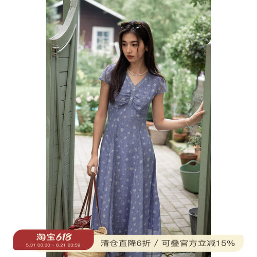 solighter法式v领碎花连衣裙