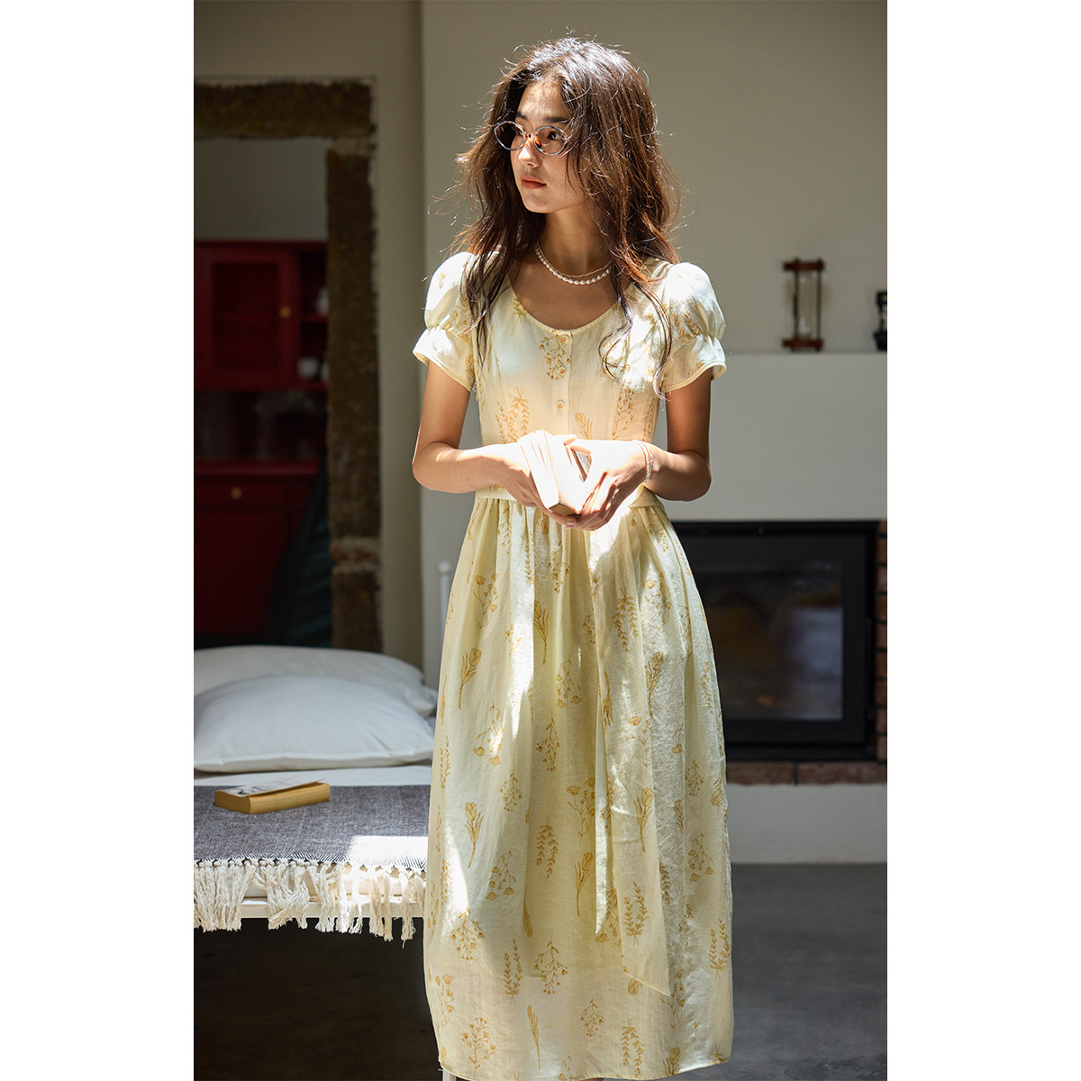 solighter 法式苎麻莱赛尔碎花收腰连衣裙夏季2025新款泡泡袖长裙