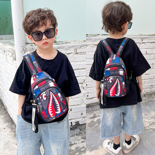 新款多功能小背包双肩休闲包卡通小鲨鱼男童胸包斜挎包秋游手机包