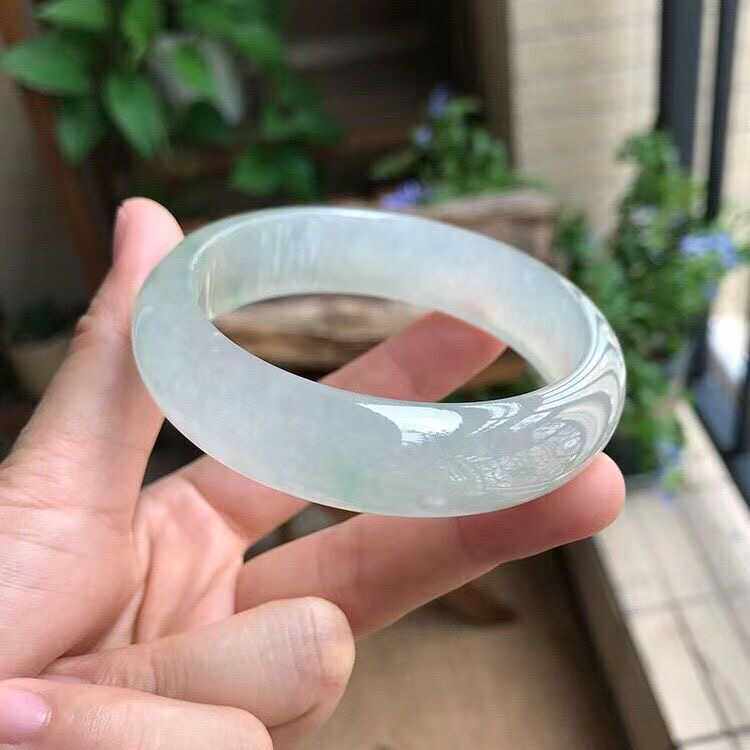 缅甸玉镯翡翠玉手镯缅甸高冰透种白月光飘花手镯正圈玉镯子送礼物