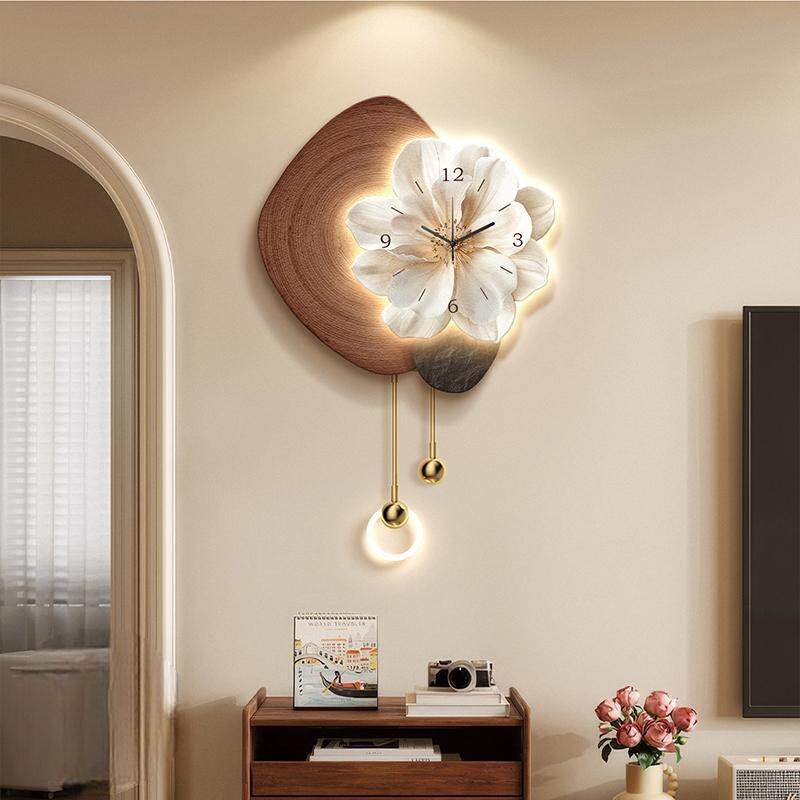 中古风钟表挂钟2025新款客厅电视背景墙装饰画高级感格栅挂件壁灯